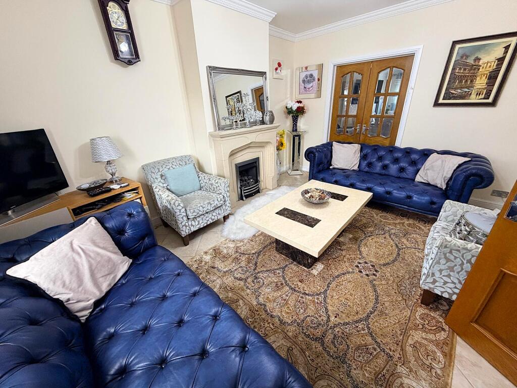 4 Bed Tomswood Hill, Ilford, Redbridge